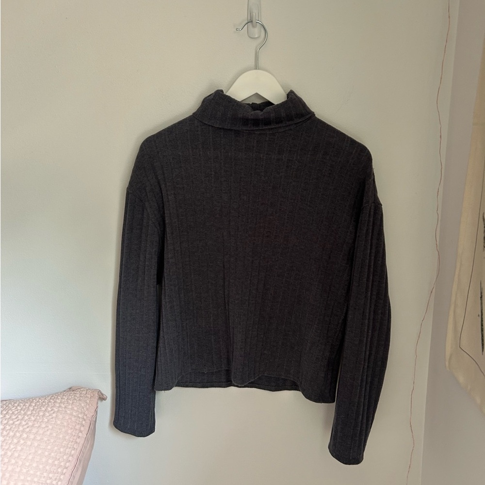 Olivia Rae sweater - Picture 3 of 6